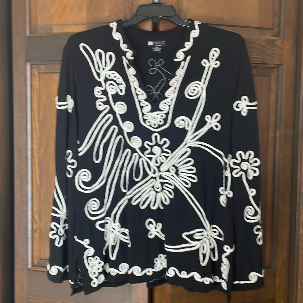 Carole Little. Plus Size 2X. Black Top with White Shiny Embroidered Designs